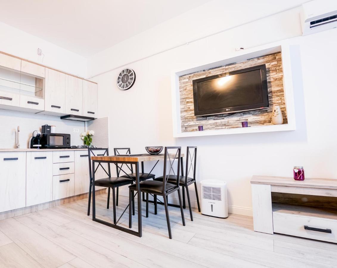 Calin Luma Studio Apartment Navodari Exterior photo